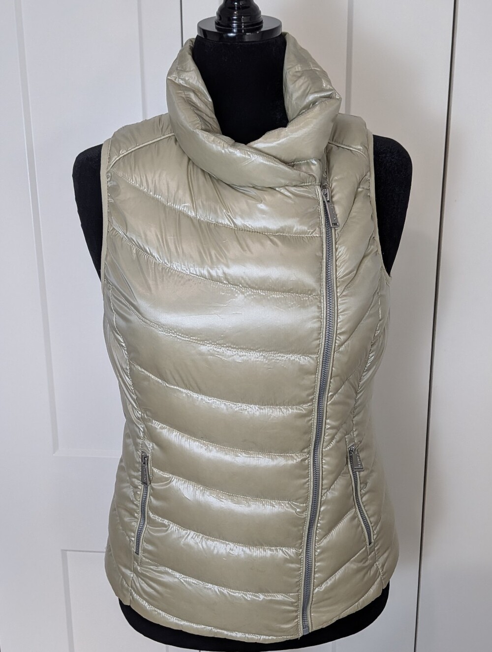 Calvin Klein Vest Womens gold cream Puffer Goose Down Insulated Reflective sz S